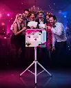 fexobox-hero-gaeste-neon.webp