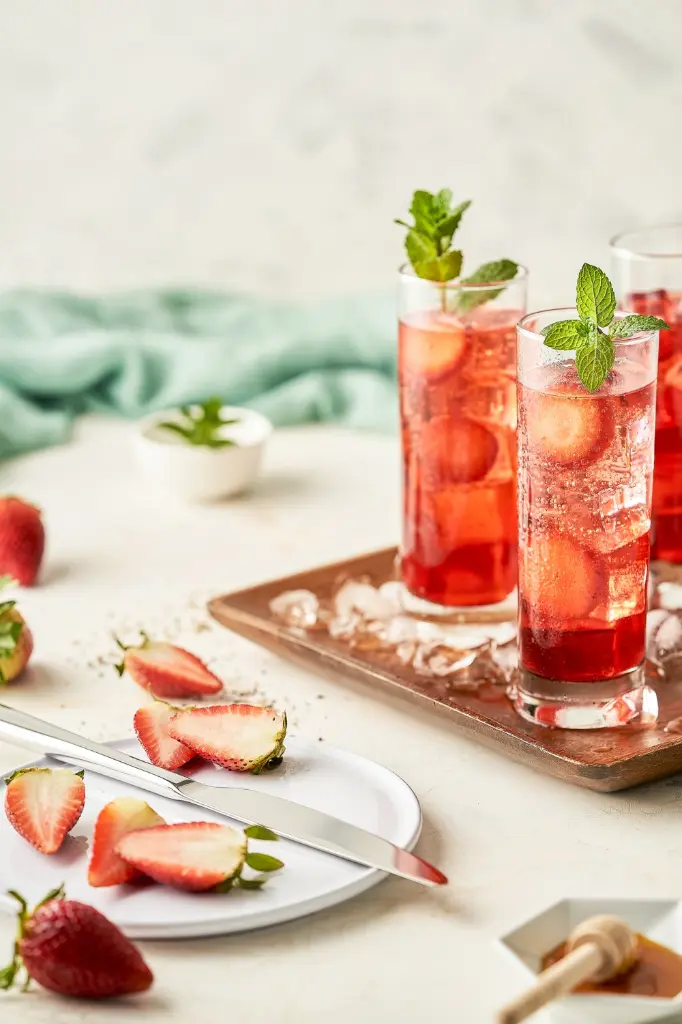 recette-sirop-fraise-maison.webp