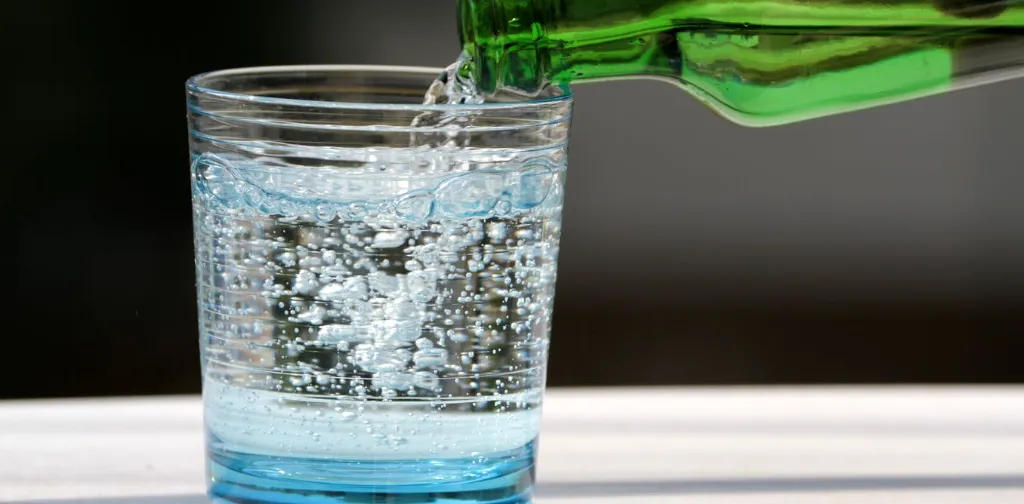 Eau-gazeuse-naturelle.webp
